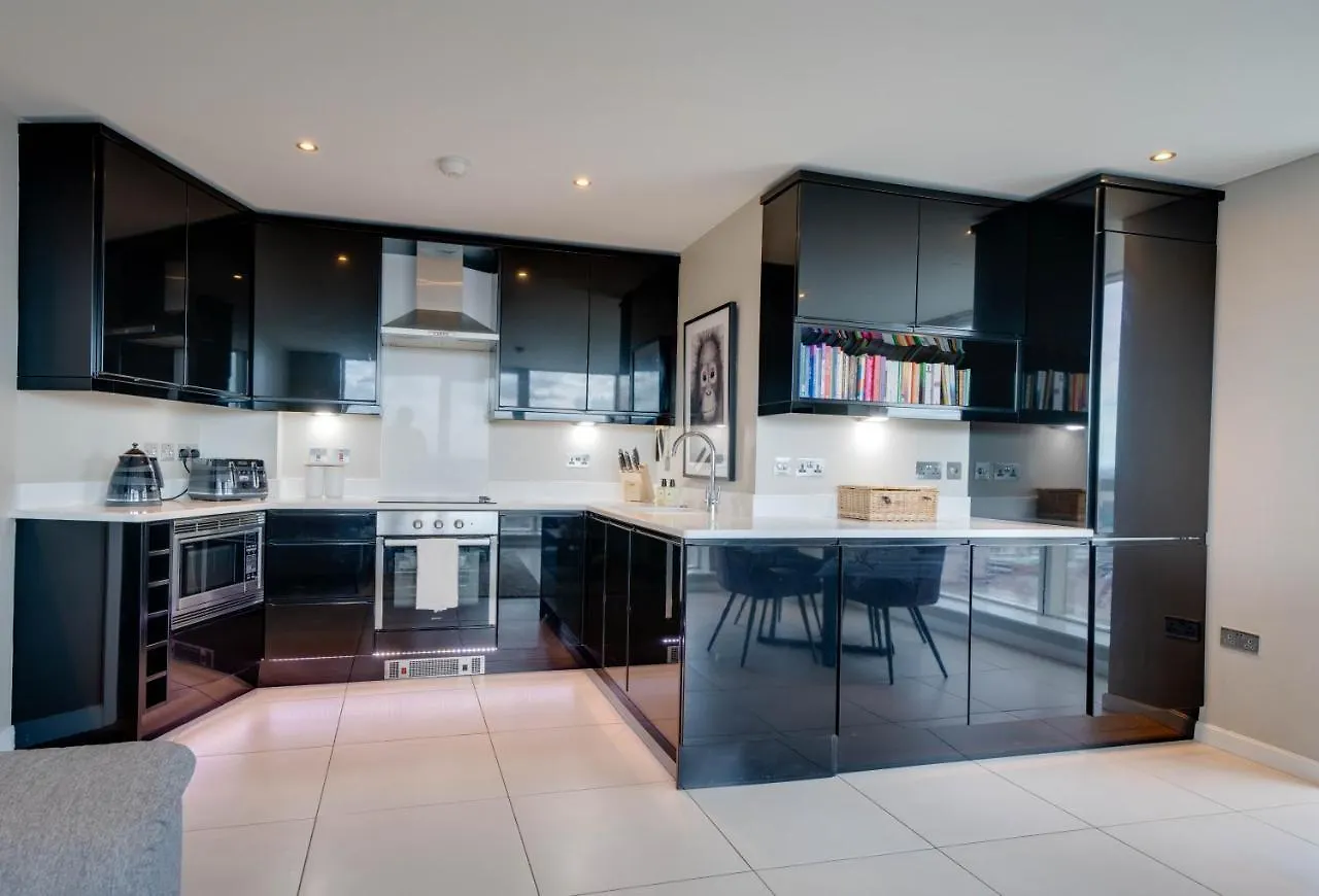 Apartman Tallest Building In The City Centre Sleeps 5 Incredible City Mountain And Lagan Views Belfast