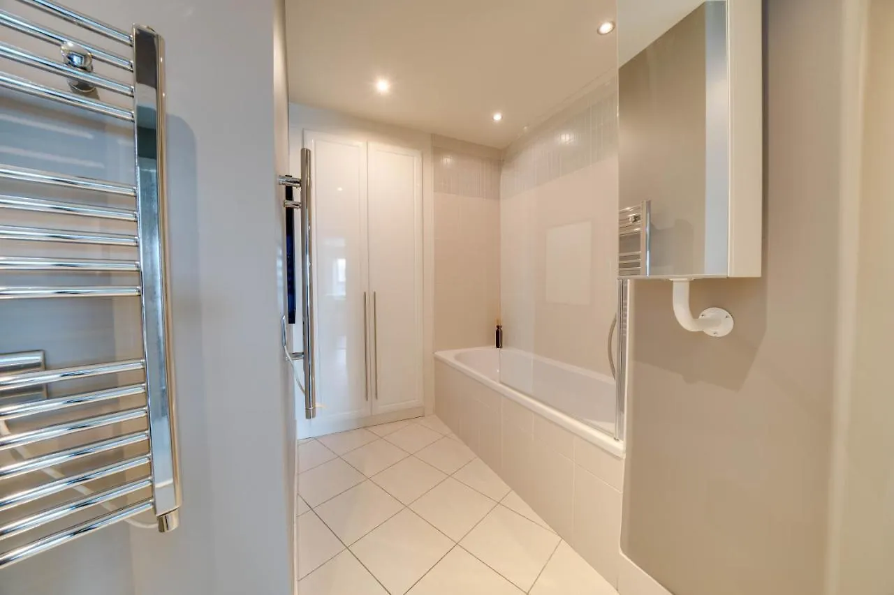 Tallest Building In The City Centre Sleeps 5 Incredible City Mountain And Lagan Views Belfast
