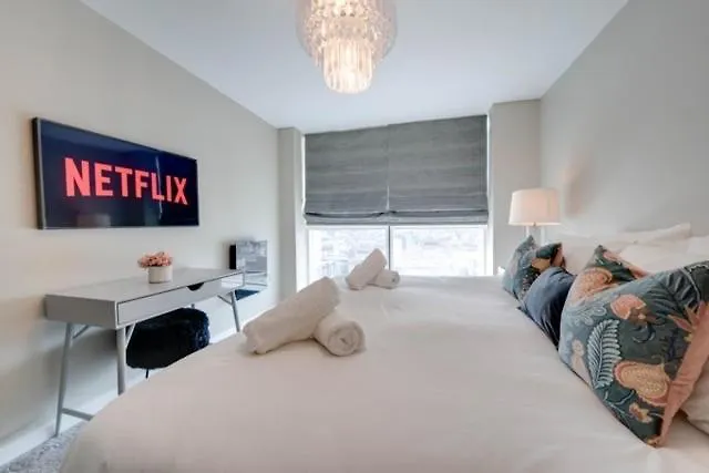 Apartman Tallest Building In The City Centre Sleeps 5 Incredible City Mountain And Lagan Views Belfast